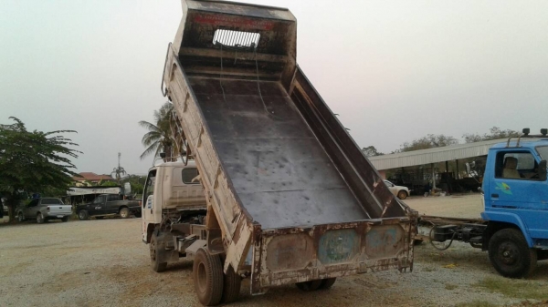 ขายด่วยรถ6ล้อดี้ม NQRเครือง150แรงปี51ดั้มยาว4.20.มรถสวย