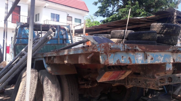 6ล้อKS 85แรง..กระบะเปิดข้าง รถดิมๆ เล่มพร้อม