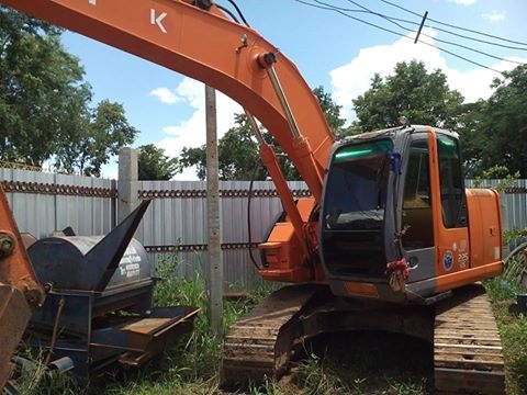 ขายรถขุดแบ็คโค เก่านอก hitachi ZX200-1 เอกสารใบอินวอยซ์ พร้อมใช้งาน เครื่องแน่น เดิมสวย ขายรถขุดแบ็คโค เก่านอก hitachi ZX200-1 เอกสารใบอินวอยซ์ พร้อมใช้งาน เครื่องแน่น เดิมสวย