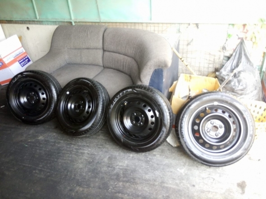 ยาง 185-60-15 เกือบป้ายแดง ถอดจากยาริส 4500 บาท