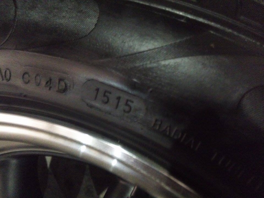 ล้อกล้วยขอบ 15 กว้างหลัง 9 หน้า 7.5 พร้อมยาง