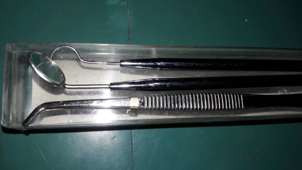 ขายชุดทันตกรรมใหม่เก่าเก็บอังกฤษ1ชุด3ชิ้นMade in England.