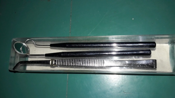 ขายชุดทันตกรรมใหม่เก่าเก็บอังกฤษ1ชุด3ชิ้นMade in England.