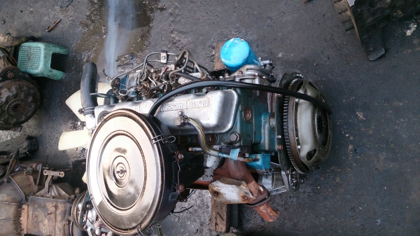 เครื่องยนต์นิสสัน SD25 เครื่องสวยๆไม่มีไอ เครื่องยนต์นิสสัน SD25 เครื่องสวยๆไม่มีไอ