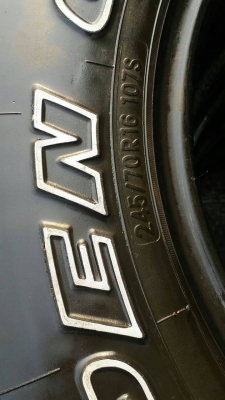 ยาง toyo 245 70 16 ปี 14 ชุดล่ะ 6800