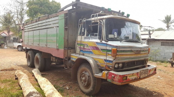 ขาย 10 ล้อ 2 เพลาดั้ม HINO KT725 วางเครื่อง HO7D 195 แรงม้า คัสซีมีรอยเชื่อมด้านขวา เบรคทิฟฟี่ พวงมาลัยพาวเวอร์ ทะเบียนพร้อมโอนครับ