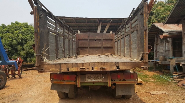 ขาย 10 ล้อ 2 เพลาดั้ม HINO KT725 วางเครื่อง HO7D 195 แรงม้า คัสซีมีรอยเชื่อมด้านขวา เบรคทิฟฟี่ พวงมาลัยพาวเวอร์ ทะเบียนพร้อมโอนครับ