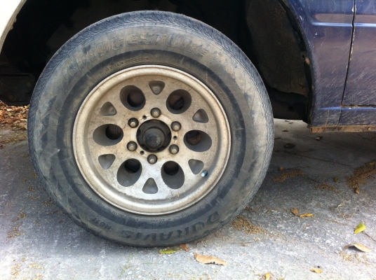 ล้อ isuzu mu wizard made in usa ขอบ 15     6000 บ