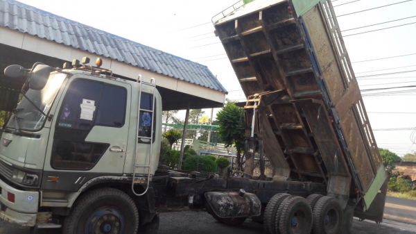 Hino 195แรง ดั้ม