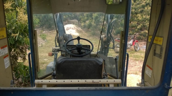 รถตักล้อยาง KOMATSU WR8