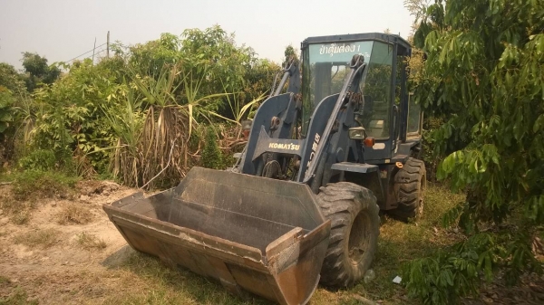 รถตักล้อยาง KOMATSU WR8