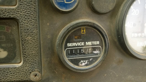 รถตักล้อยาง KOMATSU WR8