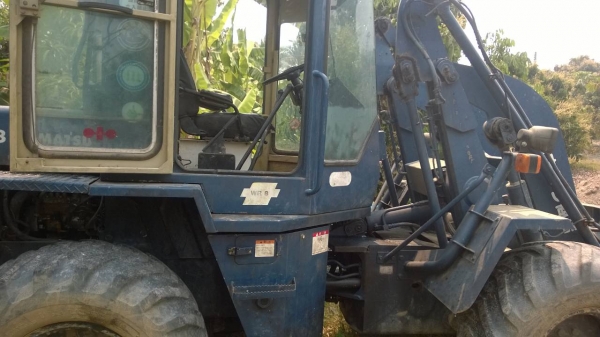 รถตักล้อยาง KOMATSU WR8