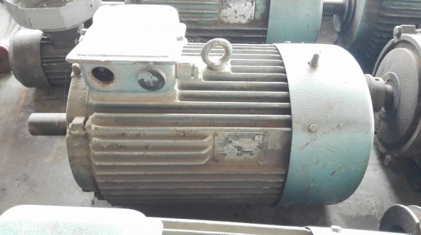 ** เหลือ 2 ตัว ** มอเตอร์ VEM Made in Germany รุ่นหนัก 10 HP 380V รอบ 725/1450 RPM วิ่งเงียบทุกตัวมาเทสก่อนได้!!