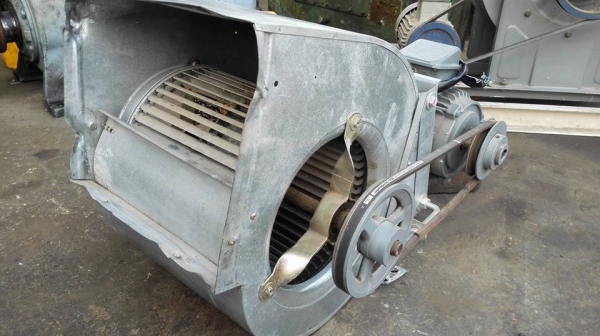 โบวเวอร์เป่าอากาศ TECO 1 HP 380V สภาพใหม่ 98\% ใช้งานมาน้อยมาก วิ่งเงียบมาเทสได้ที่ร้านครับ!!