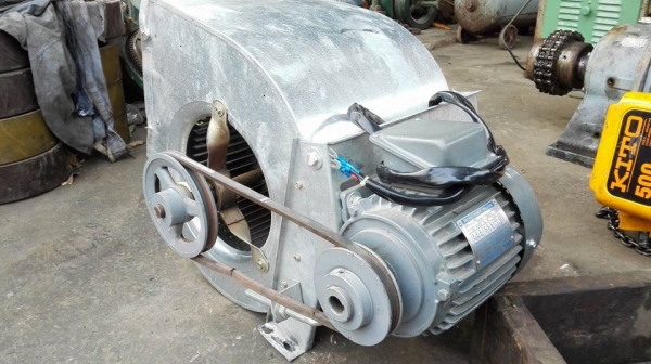 โบวเวอร์เป่าอากาศ TECO 1 HP 380V สภาพใหม่ 98\% ใช้งานมาน้อยมาก วิ่งเงียบมาเทสได้ที่ร้านครับ!!