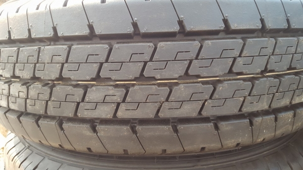 ขายยางดันลอปถอดป้ายแดงขอบ15 4เส้น ราคา8,000บาท ขายยางดันลอปถอดป้ายแดงขอบ15 4เส้น ราคา8,000บาท