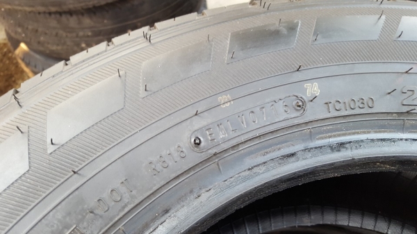 ขายยางดันลอปถอดป้ายแดงขอบ15 4เส้น ราคา8,000บาท ขายยางดันลอปถอดป้ายแดงขอบ15 4เส้น ราคา8,000บาท