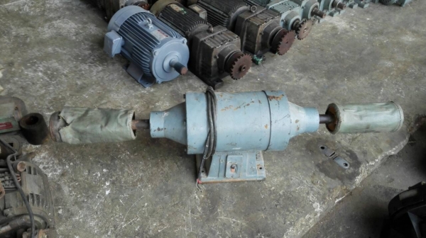 มอเตอร์เจียร์เพลายาว ขนาด 5 HP 380V ใช้ปัดขัดแต่งงานโครเมี่ยมขัดเงา งานช่างต่างๆตามอู่ได้ครับ!!