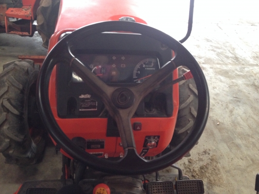 ขายรถแทรกเตอร์มือสอง