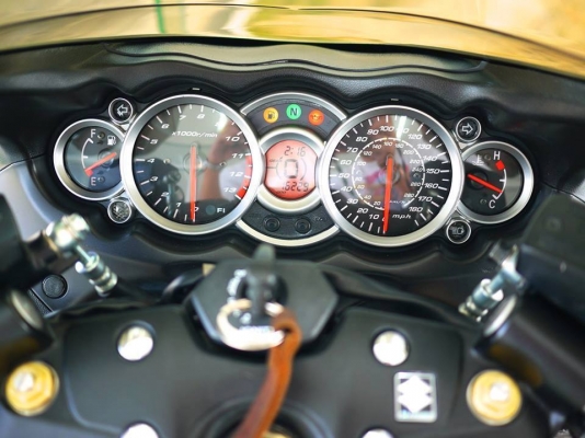 ขาย Suzuki Hayabusa ปี 2011 พร้อมทะเบียนแท้ ออกเรดบารอน สีเดิมทั้งคัน รถสวยมากๆไม่มีอุบัตติเหตุการันตรีสภาพให้