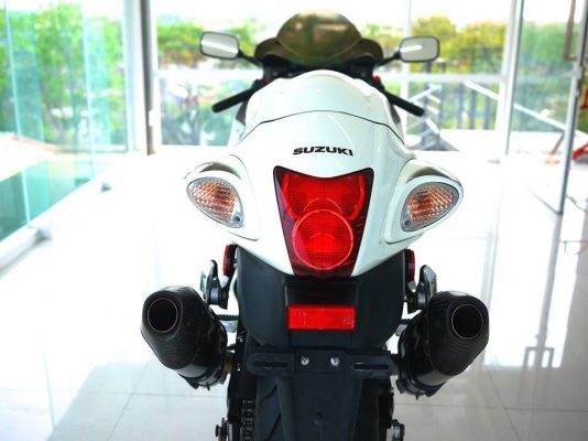 ขาย Suzuki Hayabusa ปี 2011 พร้อมทะเบียนแท้ ออกเรดบารอน สีเดิมทั้งคัน รถสวยมากๆไม่มีอุบัตติเหตุการันตรีสภาพให้