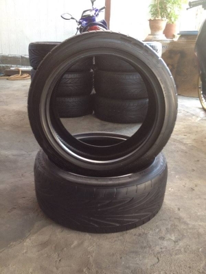 ขายยางtoyo t1r japan 215 45 17 ปี13 จำนวน4เส้น1ชุด สภาพ ดอกหนา85\%1คู่ อีกคู่ดอกหนา75\% ไม่บวม มีปะยัดไหม2เส้น ดอกกินข้าง1คู่ ไม่มีแตกลายงา ราคา2300บาท จำนวน4เส้นนะคับ รับประกันยางทุกเส้นยินดีคืนเงิน โทร0924462525โส กทม