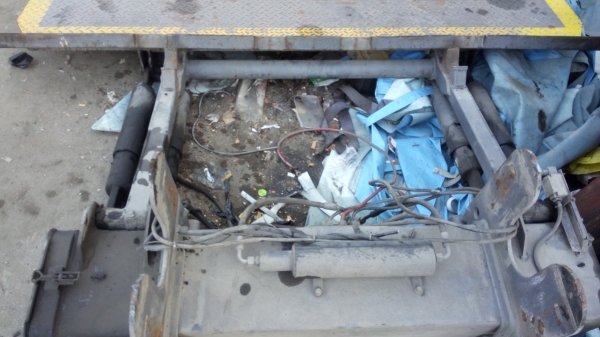 ขายด่วนลิฟท้ายซิปโป้4กระบอกพร้อมใข้สนใจติดต่อด่วนเจ้าของขายเอง