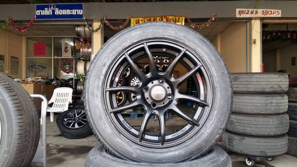 ขายล้อแม็กมือ2 lenso pde 15" พร้อมยางใหม่ปี15  สนใจติดต่อ ตาเล็ก ล้อและยาง 081-3747940