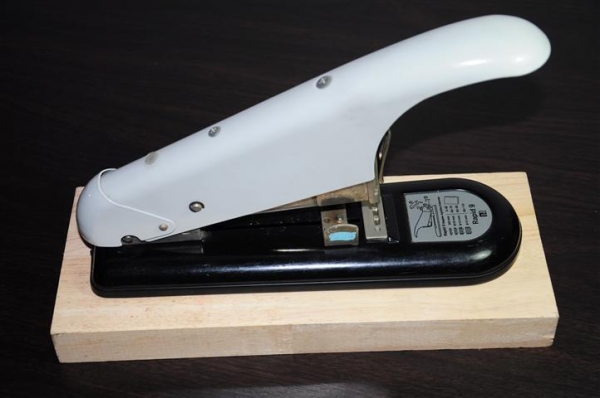 เครื่องเย็บกระดาษขนาดใหญ่ Rapid 9 Made in Sweden