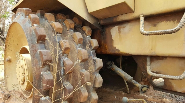 ขาย รถบดล้อหนาม 4 ล้อแกะ BOMAG K300 เครื่องเกียร์ครบ ขายตามสภาพไม่มีเวลาประกอบ เอกสารใบซื้อขาย