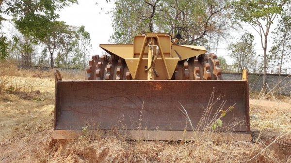 ขาย รถบดล้อหนาม 4 ล้อแกะ BOMAG K300 เครื่องเกียร์ครบ ขายตามสภาพไม่มีเวลาประกอบ เอกสารใบซื้อขาย