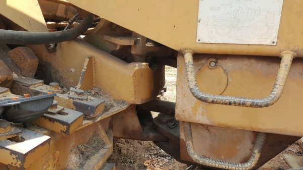 ขาย รถบดล้อหนาม 4 ล้อแกะ BOMAG K300 เครื่องเกียร์ครบ ขายตามสภาพไม่มีเวลาประกอบ เอกสารใบซื้อขาย