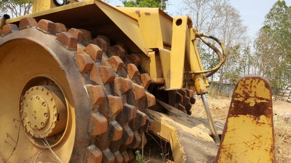 ขาย รถบดล้อหนาม 4 ล้อแกะ BOMAG K300 เครื่องเกียร์ครบ ขายตามสภาพไม่มีเวลาประกอบ เอกสารใบซื้อขาย