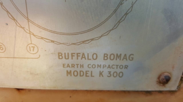ขาย รถบดล้อหนาม 4 ล้อแกะ BOMAG K300 เครื่องเกียร์ครบ ขายตามสภาพไม่มีเวลาประกอบ เอกสารใบซื้อขาย