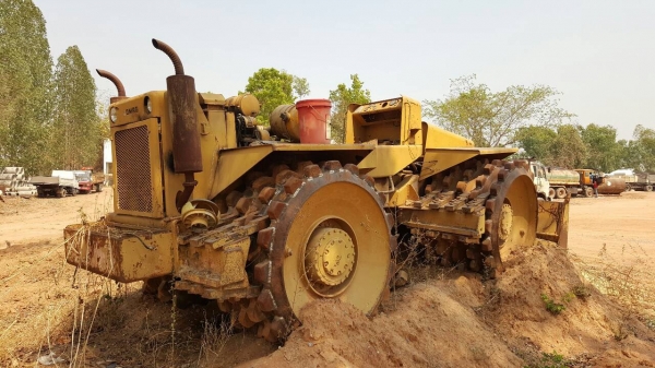 ขาย รถบดล้อหนาม 4 ล้อแกะ BOMAG K300 เครื่องเกียร์ครบ ขายตามสภาพไม่มีเวลาประกอบ เอกสารใบซื้อขาย