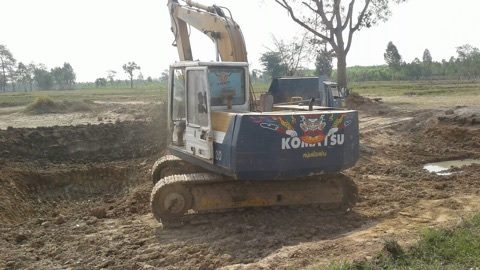 KOMATSU 120-5 รถพร้อมใช้ เครื่องดี ช่วงล่างพอใช้ สภาพโดยรวมดี KOMATSU 120-5 รถพร้อมใช้ เครื่องดี ช่วงล่างพอใช้ สภาพโดยรวมดี