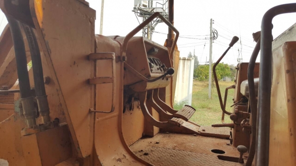 ขาย แทรคเตอร์ KOMATSU D50S-16 สภาพสวยพร้อมใช้งาน ช่วงล่างดี เอกสารใบซื้อขาย