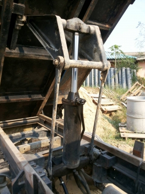 รถบรรทุก 4 ล้อใหญ่ ISUZU ปี 24 ดั๊มพ์ได้เครื่อง 85 แรง ราคา 165,000 บ. (ต่อรอง) รถอยู่สระบุรี