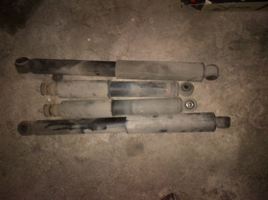 ขายโช๊คของรถตู้ Toyota ราคา 1,500 บาทติดต่อ 090-62087461 ขายโช๊คของรถตู้ Toyota ราคา 1,500 บาทติดต่อ 090-62087461