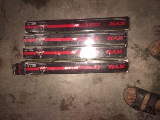 ขายโช๊คของรถตู้ Toyota ราคา 1,500 บาทติดต่อ 090-62087461