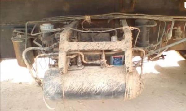 ISUZU ROCKY FXZ 240 HP 6SD1 สิบล้อดั๊มพ์ 2 เพลา กระบะดั๊มพ์คอกมิเนียม 12 ตันสวยๆพร้อมใช้งาน ร็อก 210 วางเครื่อง 240 แรงเครื่องแรงดีมากครับไม่มีแตกเยิ้มลงเล่มครบถูกต้อง เกียร์อีตั้น ภายในเก๋งคอนโซลสวยครบพร้อม พวงมาลัยเพาเวอร์ ระบบเบรคทริ๊ปฟี้ครบครัน ช่วงล่