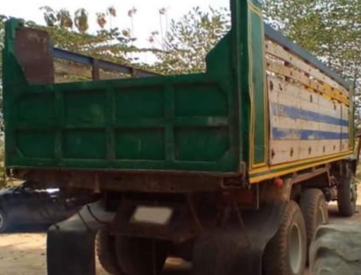 ISUZU ROCKY FXZ 240 HP 6SD1 สิบล้อดั๊มพ์ 2 เพลา กระบะดั๊มพ์คอกมิเนียม 12 ตันสวยๆพร้อมใช้งาน ร็อก 210 วางเครื่อง 240 แรงเครื่องแรงดีมากครับไม่มีแตกเยิ้มลงเล่มครบถูกต้อง เกียร์อีตั้น ภายในเก๋งคอนโซลสวยครบพร้อม พวงมาลัยเพาเวอร์ ระบบเบรคทริ๊ปฟี้ครบครัน ช่วงล่