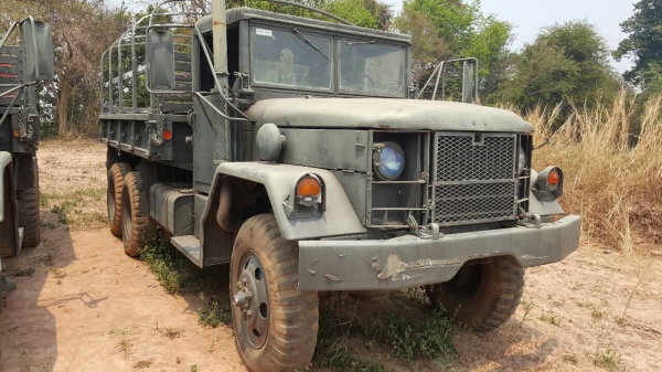 ขาย 10 ล้อ 3 เพลา GMC สภาพสวยใช้งานได้ปกติ เครื่อง 260 แรงม้า คัสซีสวยตลอดเส้น พวงมาลัยซ้าย ทะเบียนครบพร้อมโอน