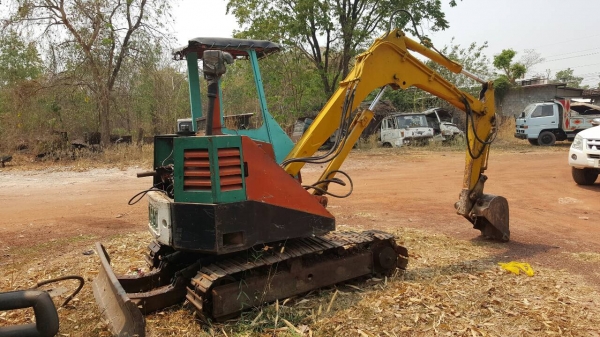 ขาย แบคโฮ IHI PC30 รถใช้งานได้ปกติ เครื่องดี ปั้มดี  เอกสารใบซื้อขาย