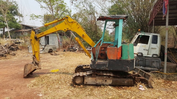 ขาย แบคโฮ IHI PC30 รถใช้งานได้ปกติ เครื่องดี ปั้มดี  เอกสารใบซื้อขาย