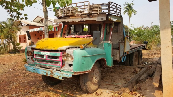 ขาย เทนเลอร์ 10 ล้อ หัวยาว เพลาเดียว คัสซีสวยตลอดเส้น เครื่อง 6BD1 165 แรงม้า ช่วงล่างใหญ่ลูกหมากร้อย สโลว์เกียร์กลาง ทะเบียนเต็มพร้อมโอน ราคาต่อรองได้ครับ