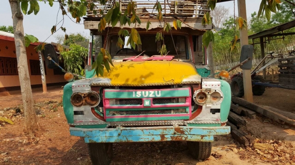 ขาย เทนเลอร์ 10 ล้อ หัวยาว เพลาเดียว คัสซีสวยตลอดเส้น เครื่อง 6BD1 165 แรงม้า ช่วงล่างใหญ่ลูกหมากร้อย สโลว์เกียร์กลาง ทะเบียนเต็มพร้อมโอน ราคาต่อรองได้ครับ