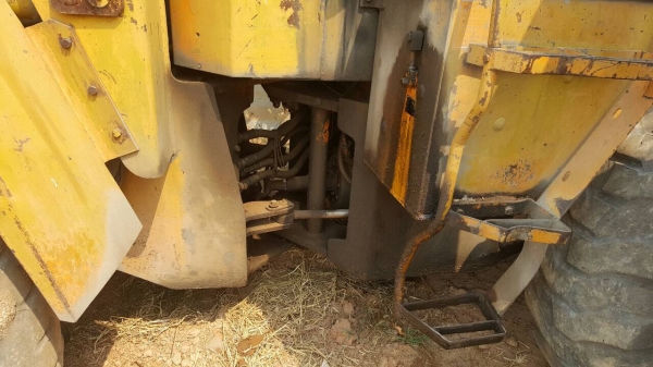 ขาย รถตัก KOBELCO LK300-A เอวอ่อน มีเล่มทะเบียน รถพร้อมใช้ เครื่องดี ปั้มดี ราคาต่อรองได้ครับ