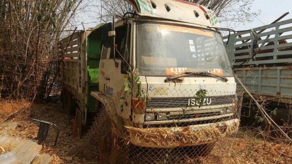 ขาย หัวคัสซี 10 ล้อ เพลาเดียว ISUZU JCM วางหัว ROCKY เครื่อง HO7C เทอร์โบ 210 แรงม้า เกียร์ HO เฟืองท้าย FUSO เบรคทิฟฟี่ พาวเวอร์ คัสซีมีบวม ทะเบียนครบพร้อมโอนครับ ขาย หัวคัสซี 10 ล้อ เพลาเดียว ISUZU JCM วางหัว ROCKY เครื่อง HO7C เทอร์โบ 210 แรงม้า เกียร์ HO เฟืองท้าย FUSO เบรคทิฟฟี่ พาวเวอร์ คัสซีมีบวม ทะเบียนครบพร้อมโอนครับ